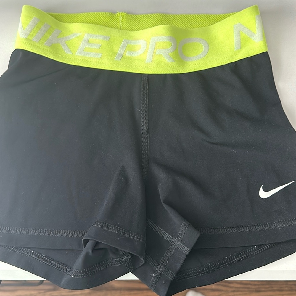 Black nike pros